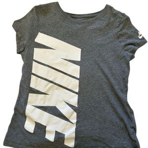 Nike girls XL Gray Athletic Cut Logo T-Shirt Short Sleeve Casual